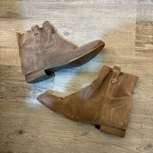 Frye and Co Sarah Ankle Boot 8.5 Brown Suede